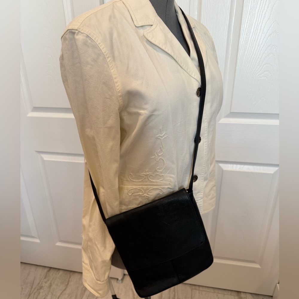 Le Donne Leather Simple Flap Over Crossbody Bag Black Purse